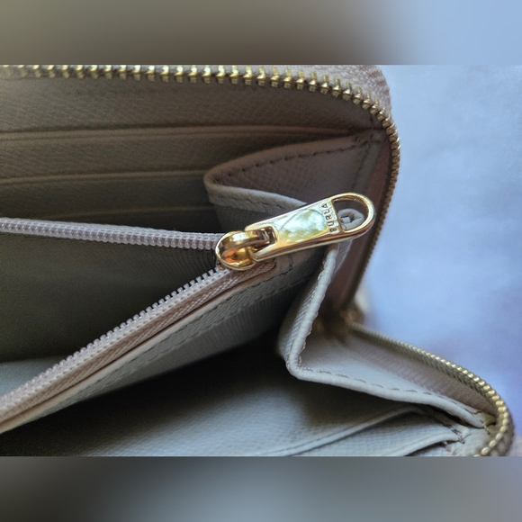 Furla Light Beige Zip-Around Leather Wallet - Picture 11 of 12